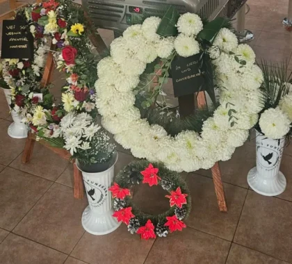 Aranjamente florale Dendiu Funerar Sebes (7)